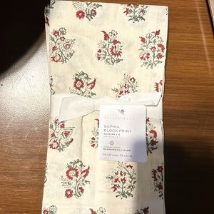 Pottery Barn Sophia Floral Block Print Cotton Napkins Set of 4 Red/Green